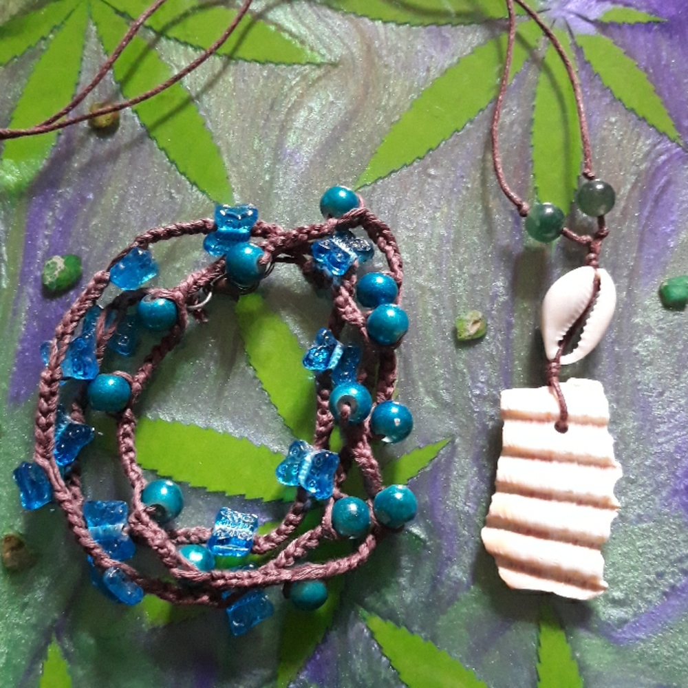 Beach Bum wrap and shell pendant